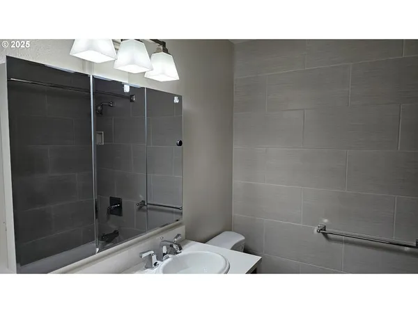 $189,950 | 1722 Northeast Hogan Drive, Unit 103, Gresham, OR 97030