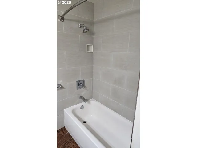 $199,950 | 1722 Northeast Hogan Drive, Unit 103, Gresham, OR 97030