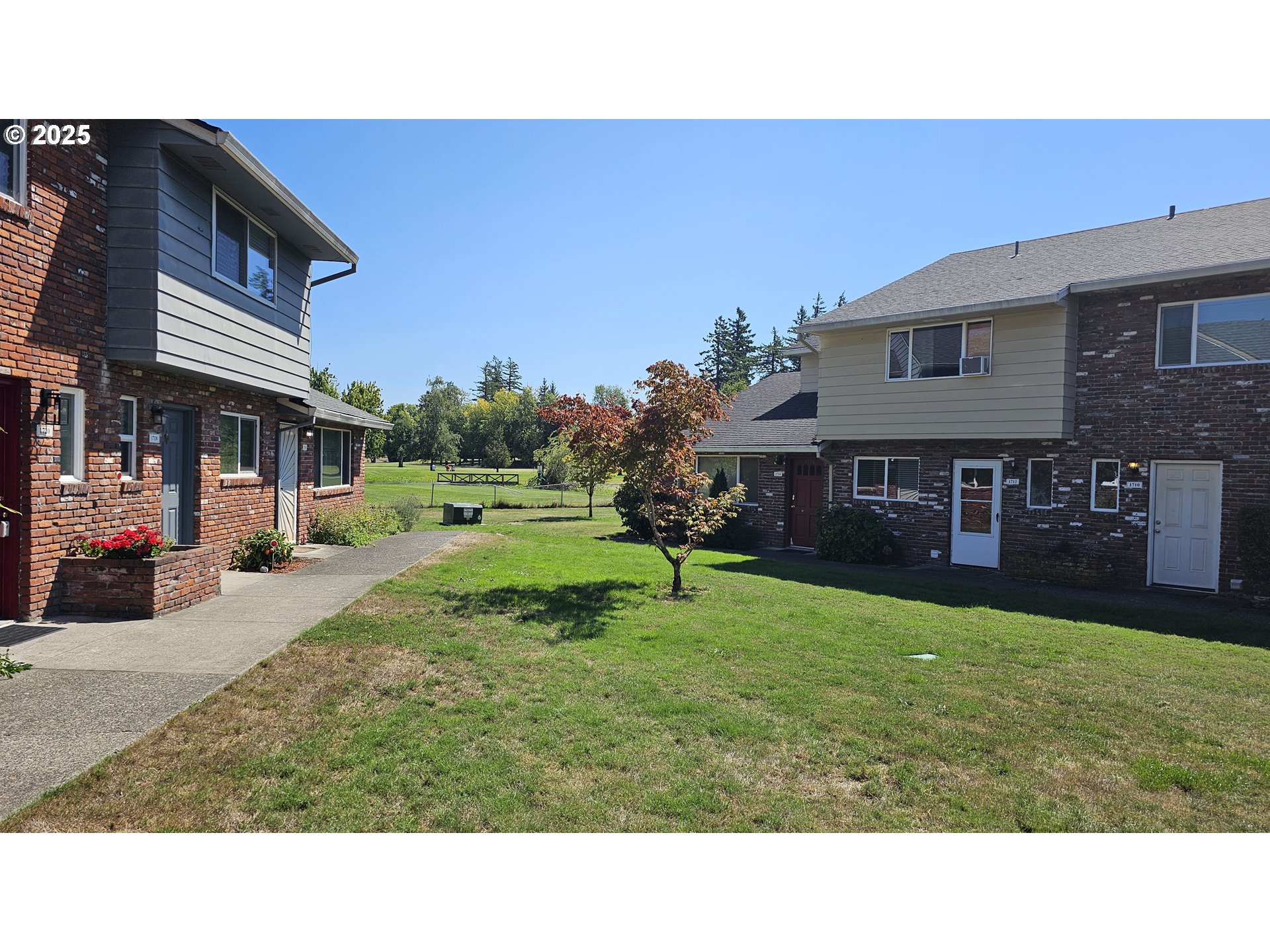 1722 Northeast Hogan Drive, Unit 103 Gresham, OR 97030 - Photo 4 of 42