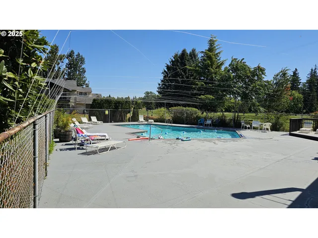 $199,950 | 1722 Northeast Hogan Drive, Unit 103, Gresham, OR 97030