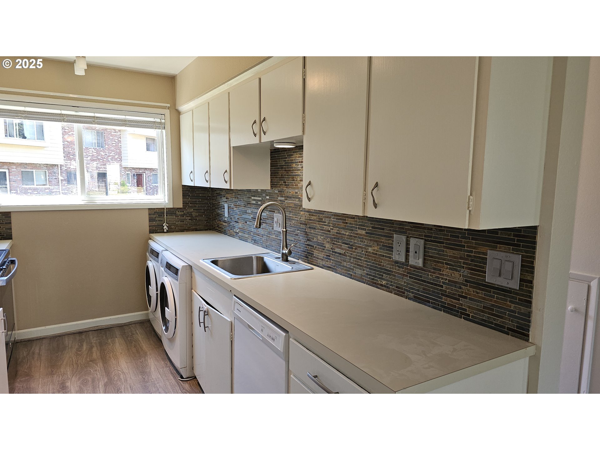 1722 Northeast Hogan Drive, Unit 103 Gresham, OR 97030 - Photo 7 of 42