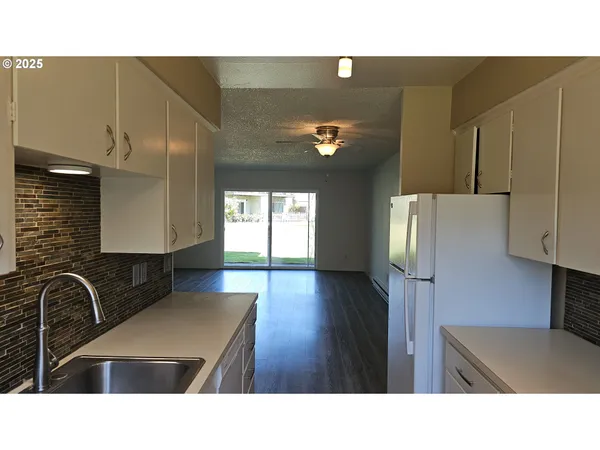 $189,950 | 1722 Northeast Hogan Drive, Unit 103, Gresham, OR 97030