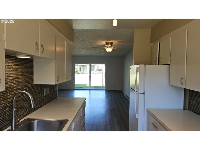 $199,950 | 1722 Northeast Hogan Drive, Unit 103, Gresham, OR 97030