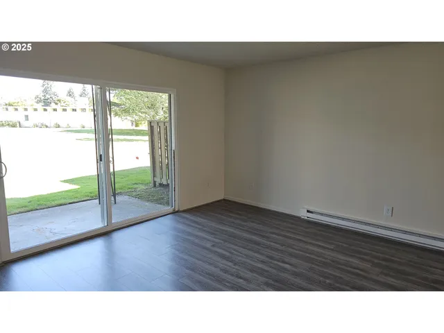 $199,950 | 1722 Northeast Hogan Drive, Unit 103, Gresham, OR 97030