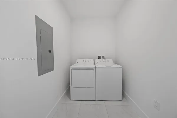 $3,750 | 301 Altara Avenue, Unit 213, Coral Gables, FL 33146