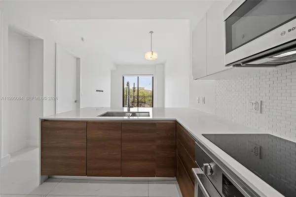 $3,750 | 301 Altara Avenue, Unit 213, Coral Gables, FL 33146