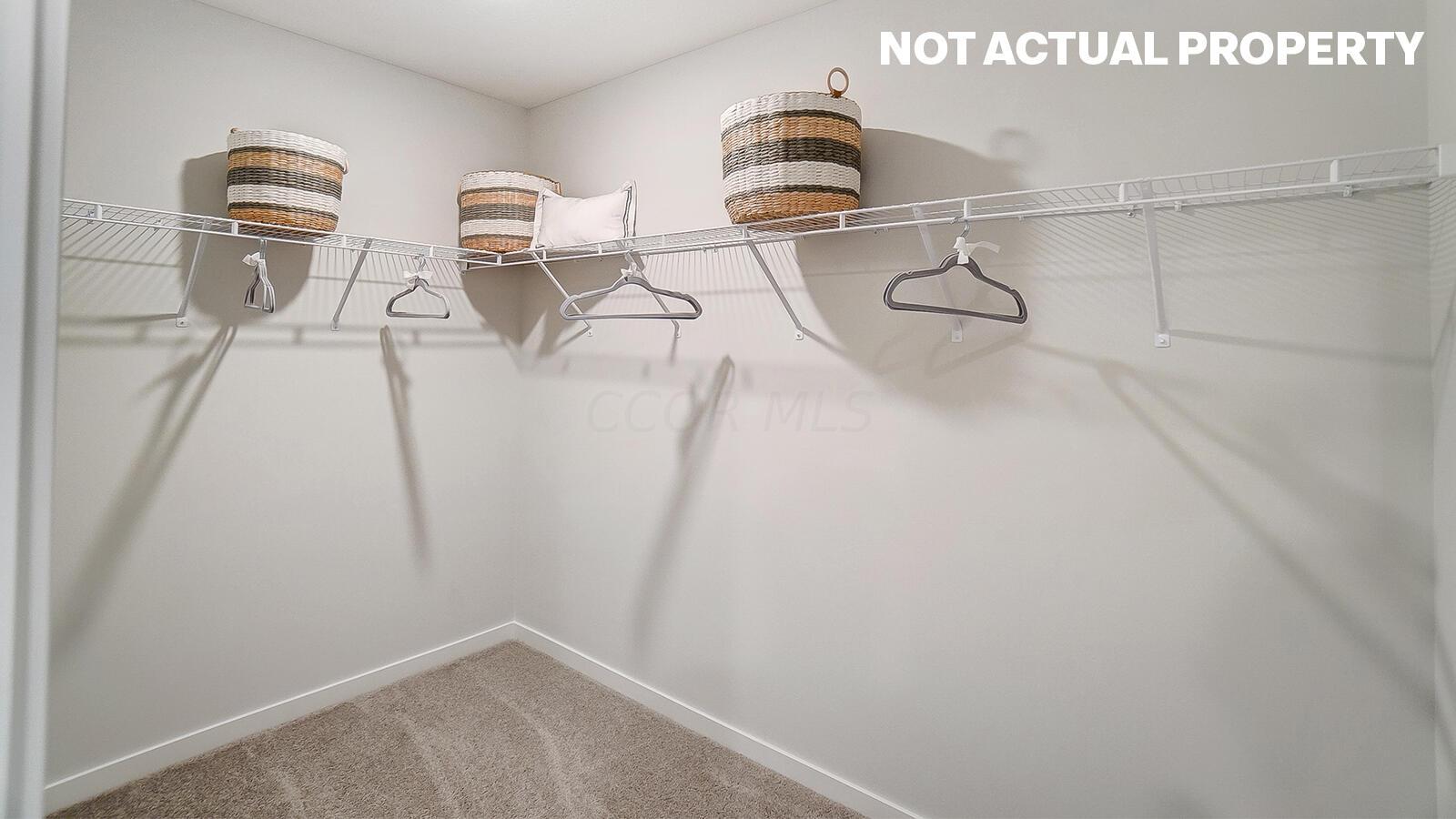 1575 Garratt Road Galloway, OH 43119 - Photo 34 of 51 39_walk in closet