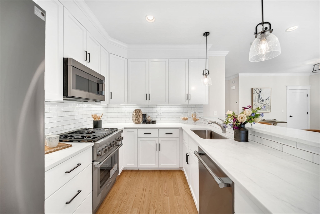 277 Brookline Street Needham, MA 02492 - Photo 5 of 32