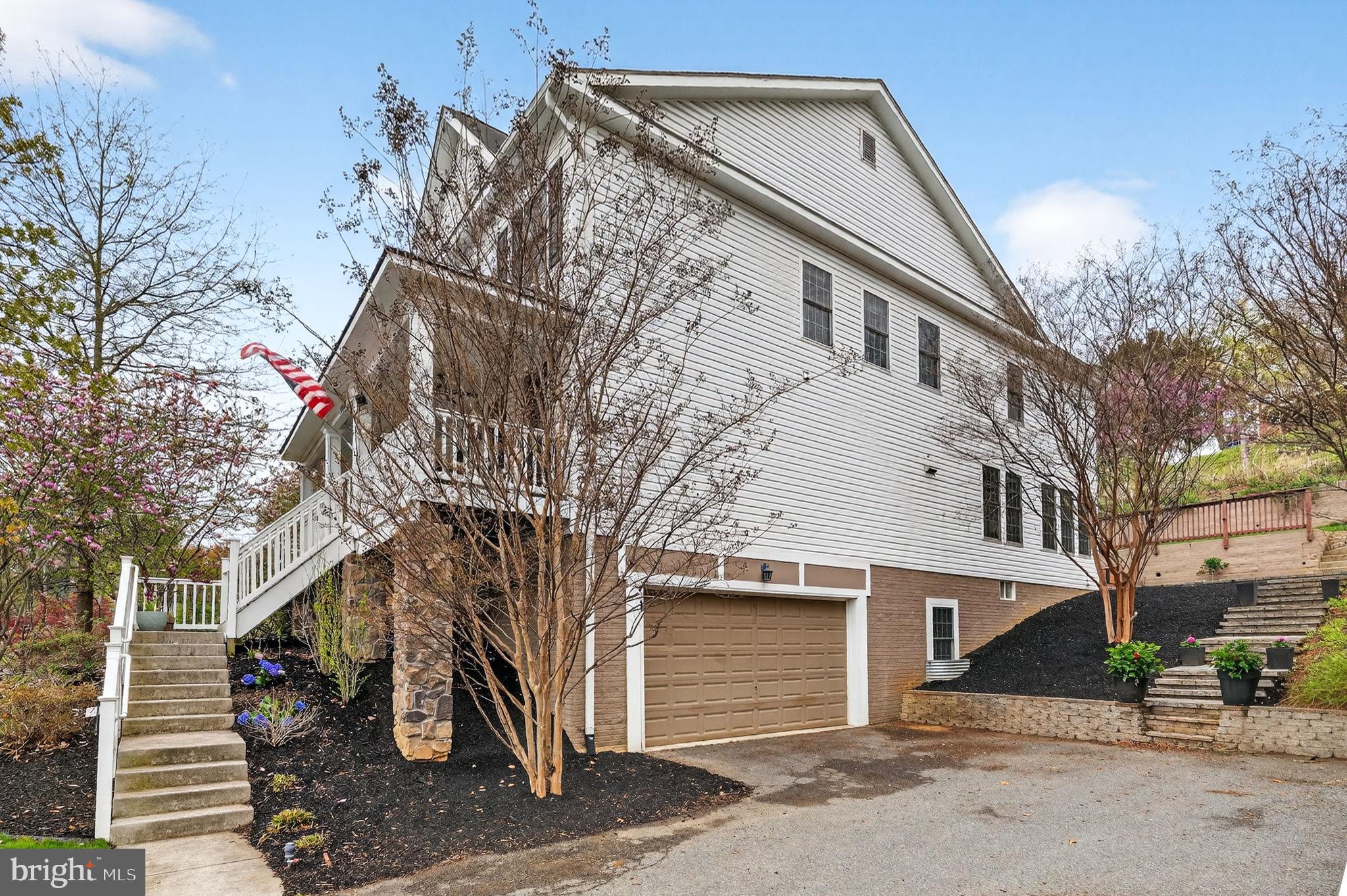 3112 Spring Drive Alexandria, VA 22306 - Photo 50 of 58 a view of a building with a street