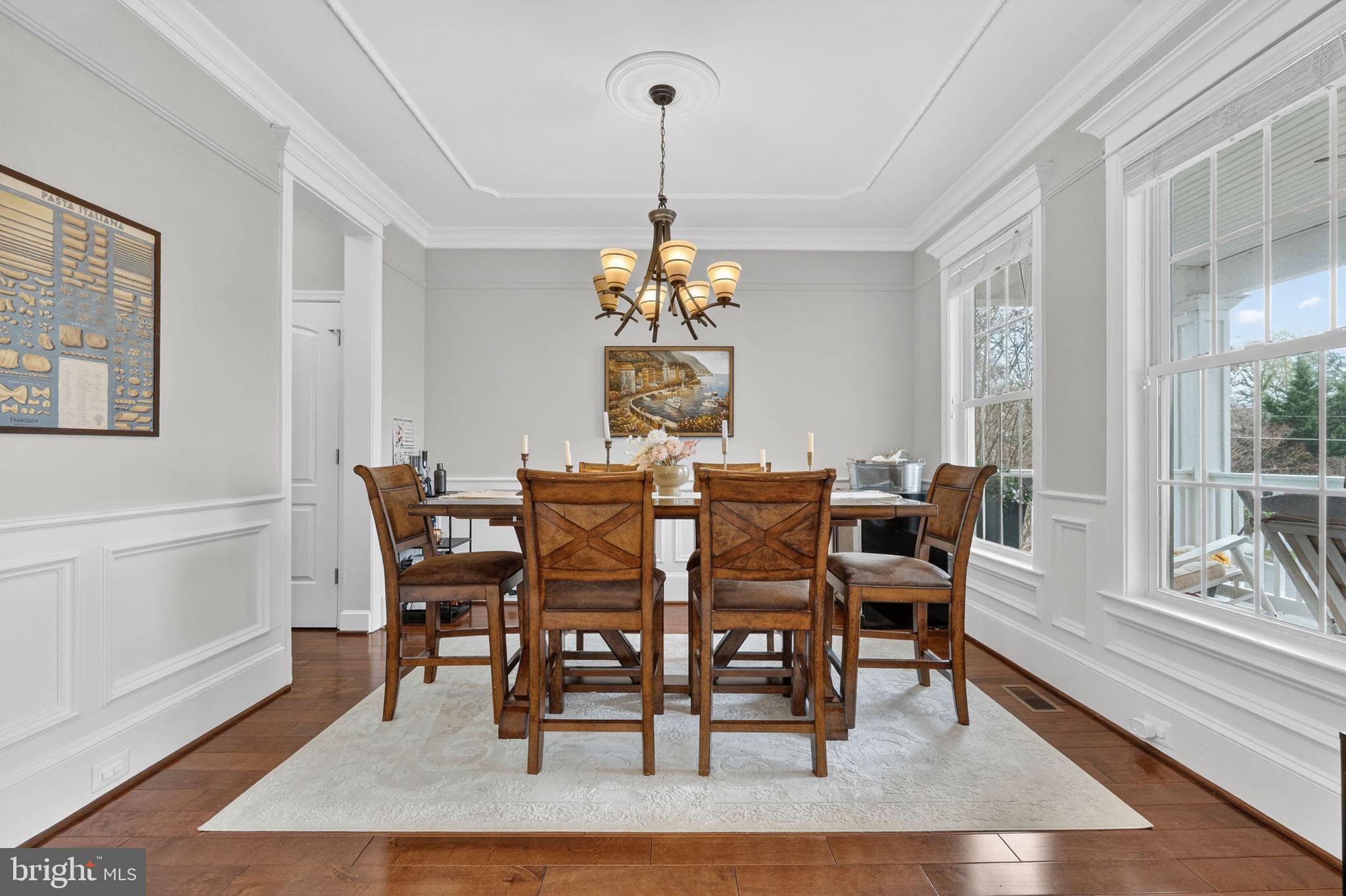 3112 Spring Drive Alexandria, VA 22306 - Photo 10 of 58 a dining room with furniture and window