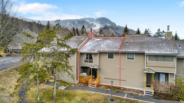 $485,000 | 76 Highlands Lane, Unit C3, Hunter, NY 12442