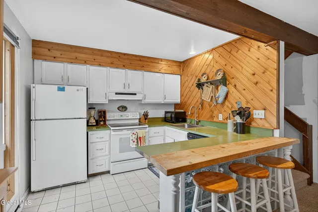 $485,000 | 76 Highlands Lane, Unit C3, Hunter, NY 12442