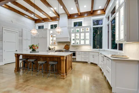 $4,497,000 | 125 Lazy L Lane, Wimberley, TX 78676