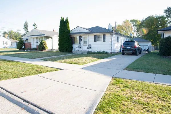 $125,000 | 4913 Campbell Street, Dearborn Heights, MI 48125