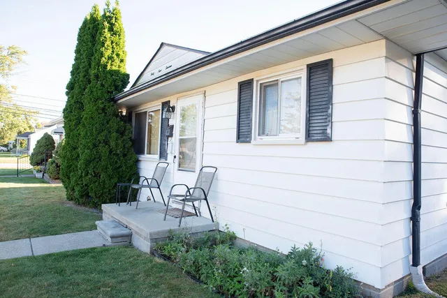 $140,000 | 4913 Campbell Street, Dearborn Heights, MI 48125