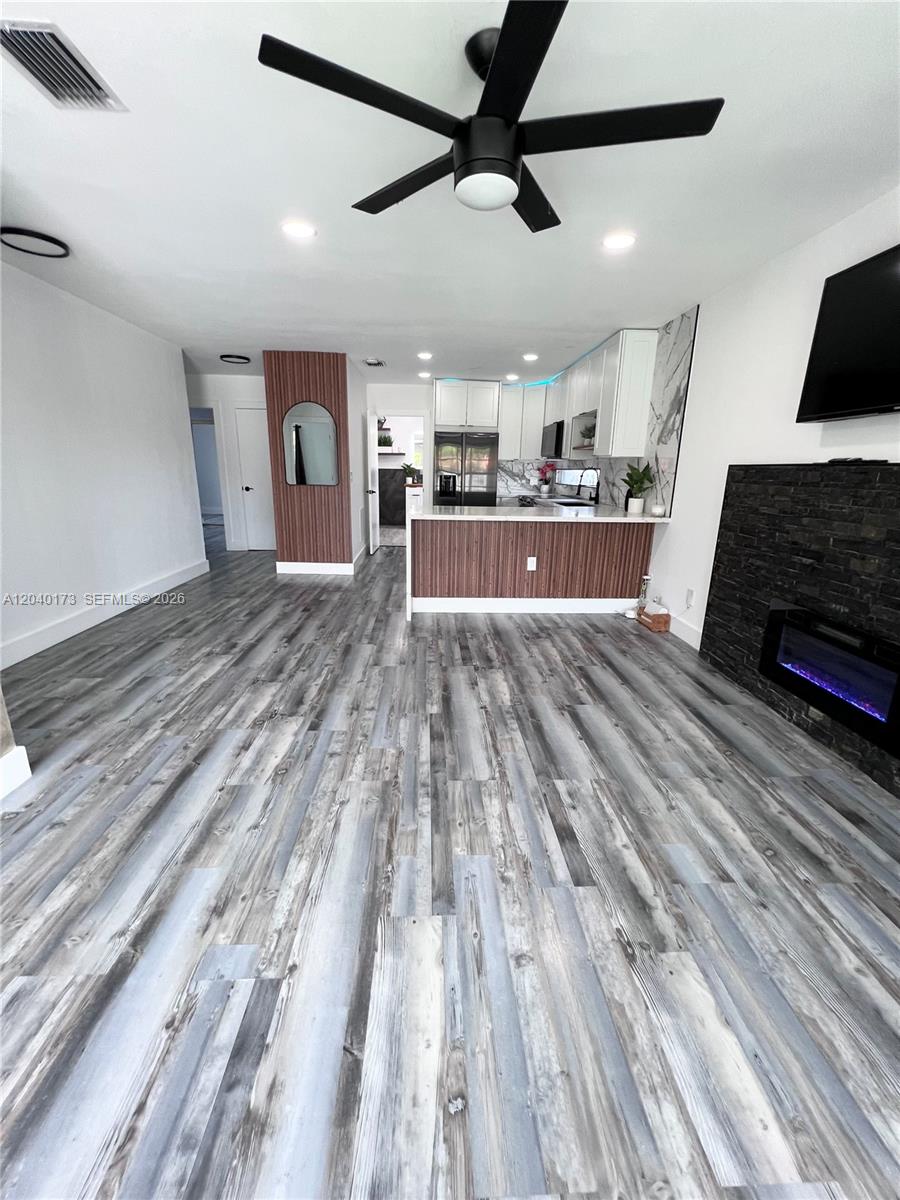 2425 Southwest 26th Lane Miami, FL 33133 - Photo 8 of 22