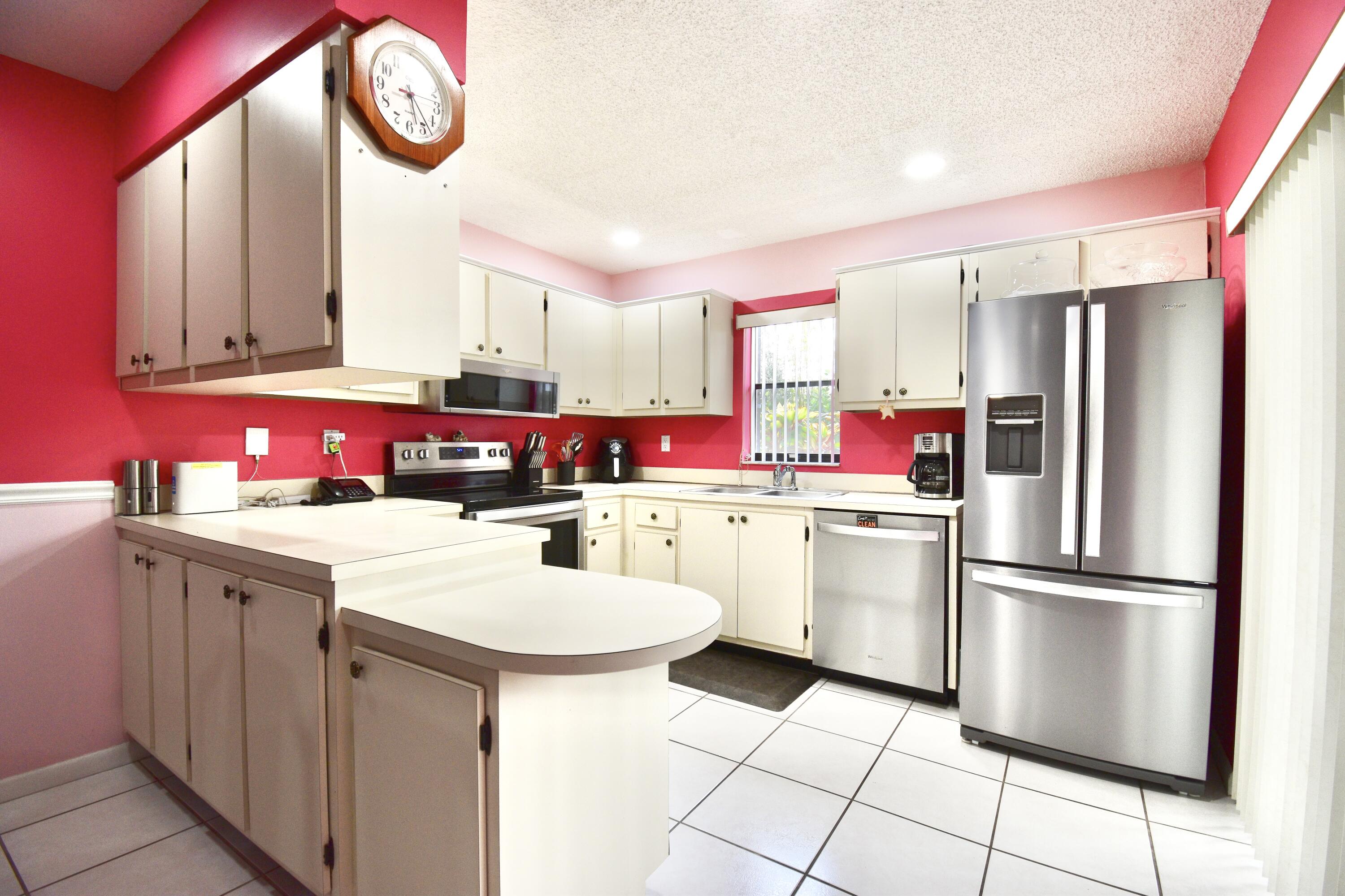 9400 Southwest 61st Way, Unit C Boca Raton, FL 33428 - Photo 11 of 26 Kitchen