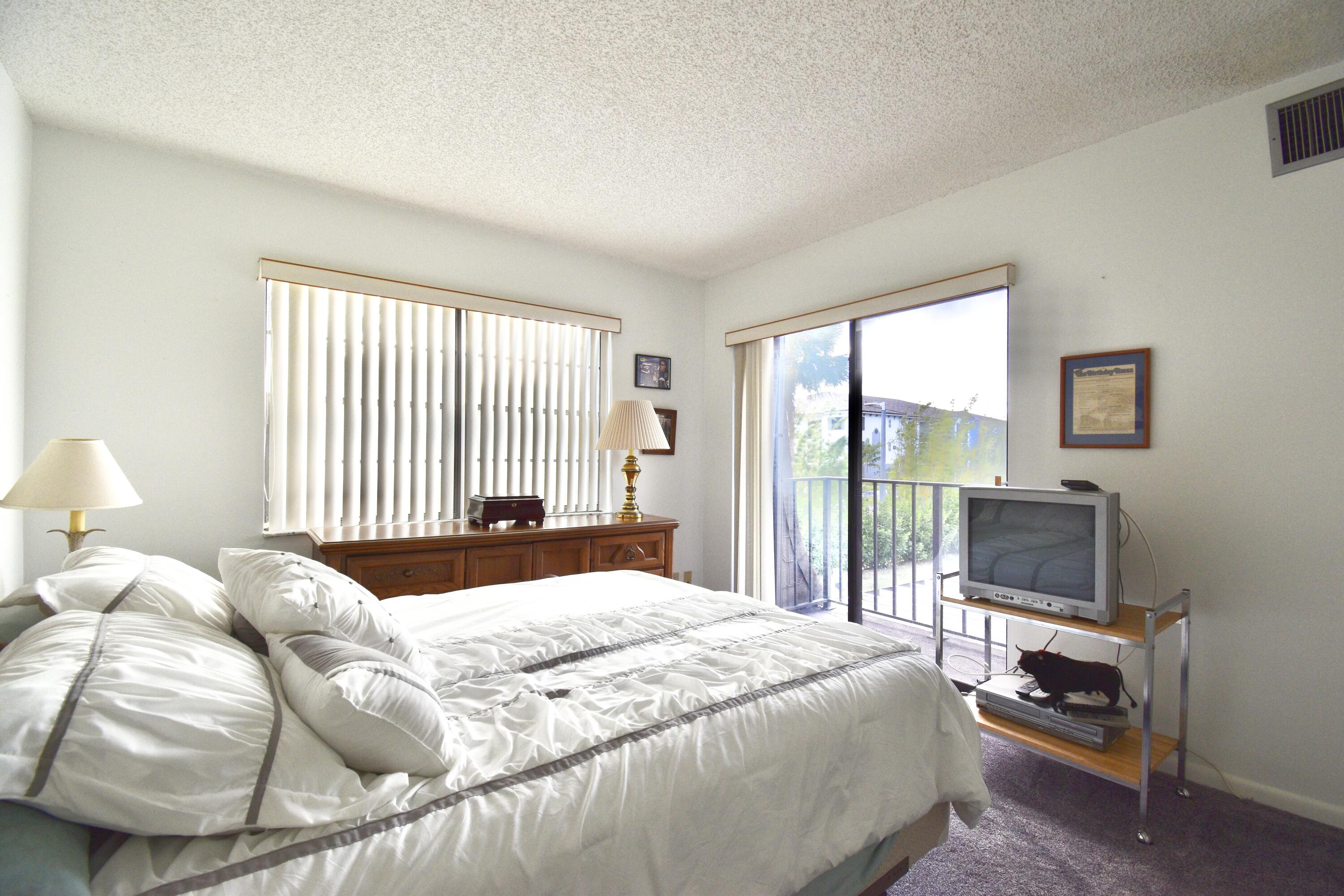 9400 Southwest 61st Way, Unit C Boca Raton, FL 33428 - Photo 20 of 26 Guest Bedroom