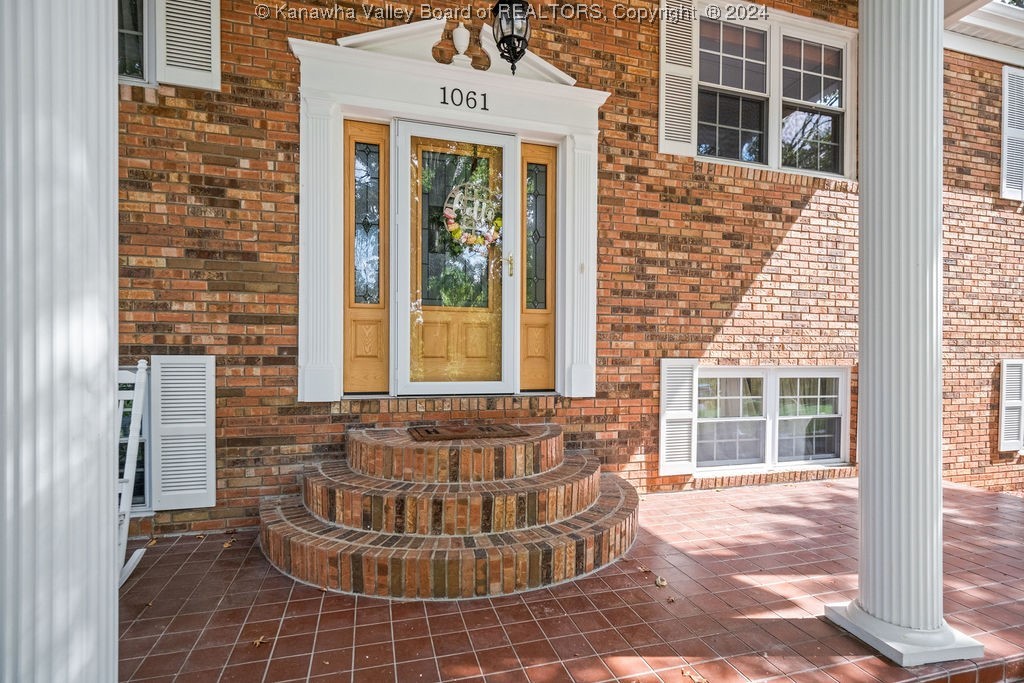 1061 Circle Road Charleston, WV 25314 - Photo 5 of 48 Gallery Image 5