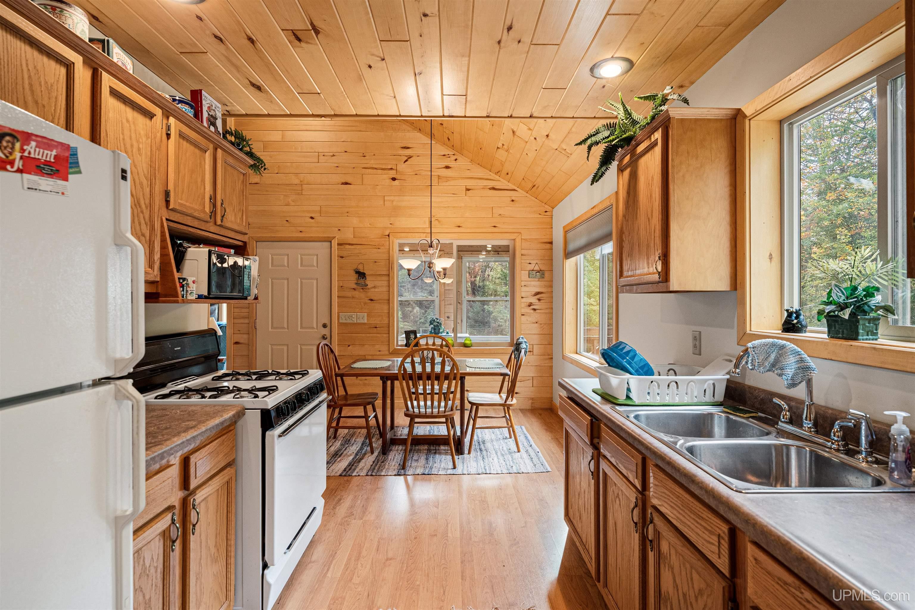 E6971 Maple Grove Road Munising, MI 49862 - Photo 14 of 61 Gallery Image 14