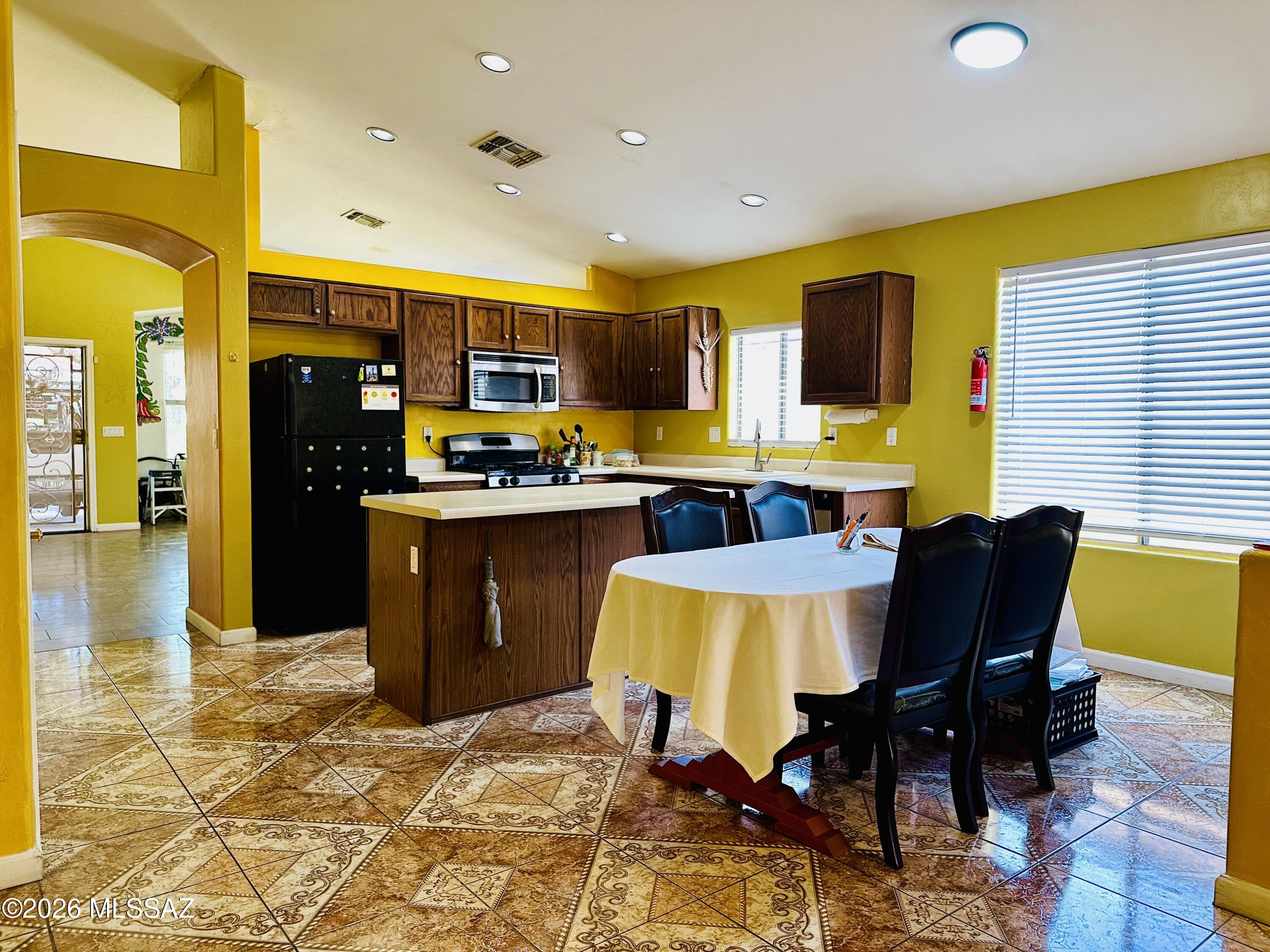 4641 South Paseo Rio Bravo Tucson, AZ 85714 - Photo 6 of 28