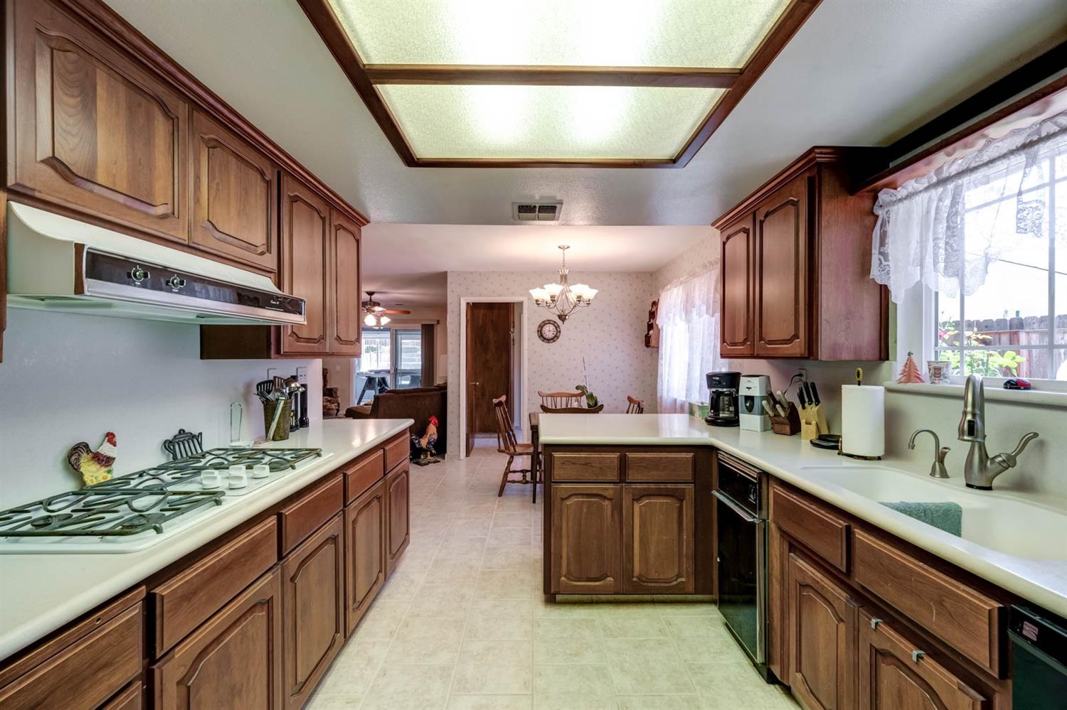 18885 Shell Drive Madera, CA 93638 - Photo 4 of 13 Gallery Image 4