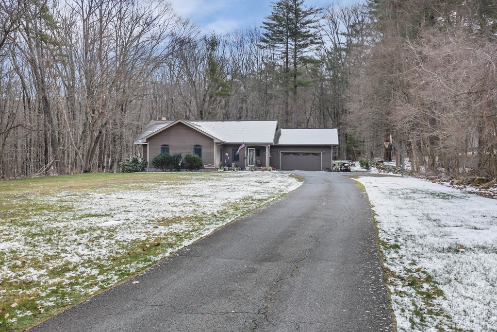 18 Hall Road Sturbridge, MA 01566 - Photo 3 of 36 Gallery Image 3