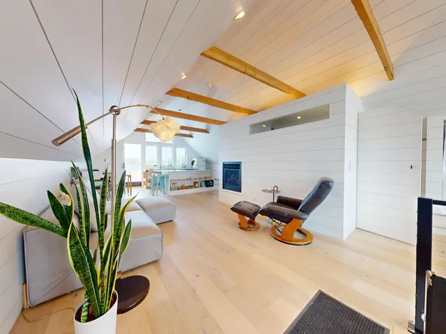 $419,000 | 26 West Main Street, Vinalhaven, ME 04863