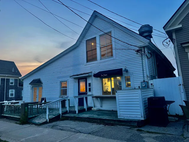 $419,000 | 26 West Main Street, Vinalhaven, ME 04863