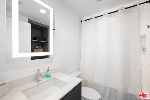 $989,000 | 11037 Morrison Street, North Hollywood, CA 91601