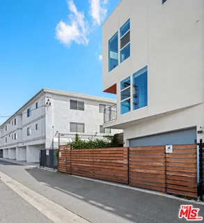 $989,000 | 11037 Morrison Street, North Hollywood, CA 91601