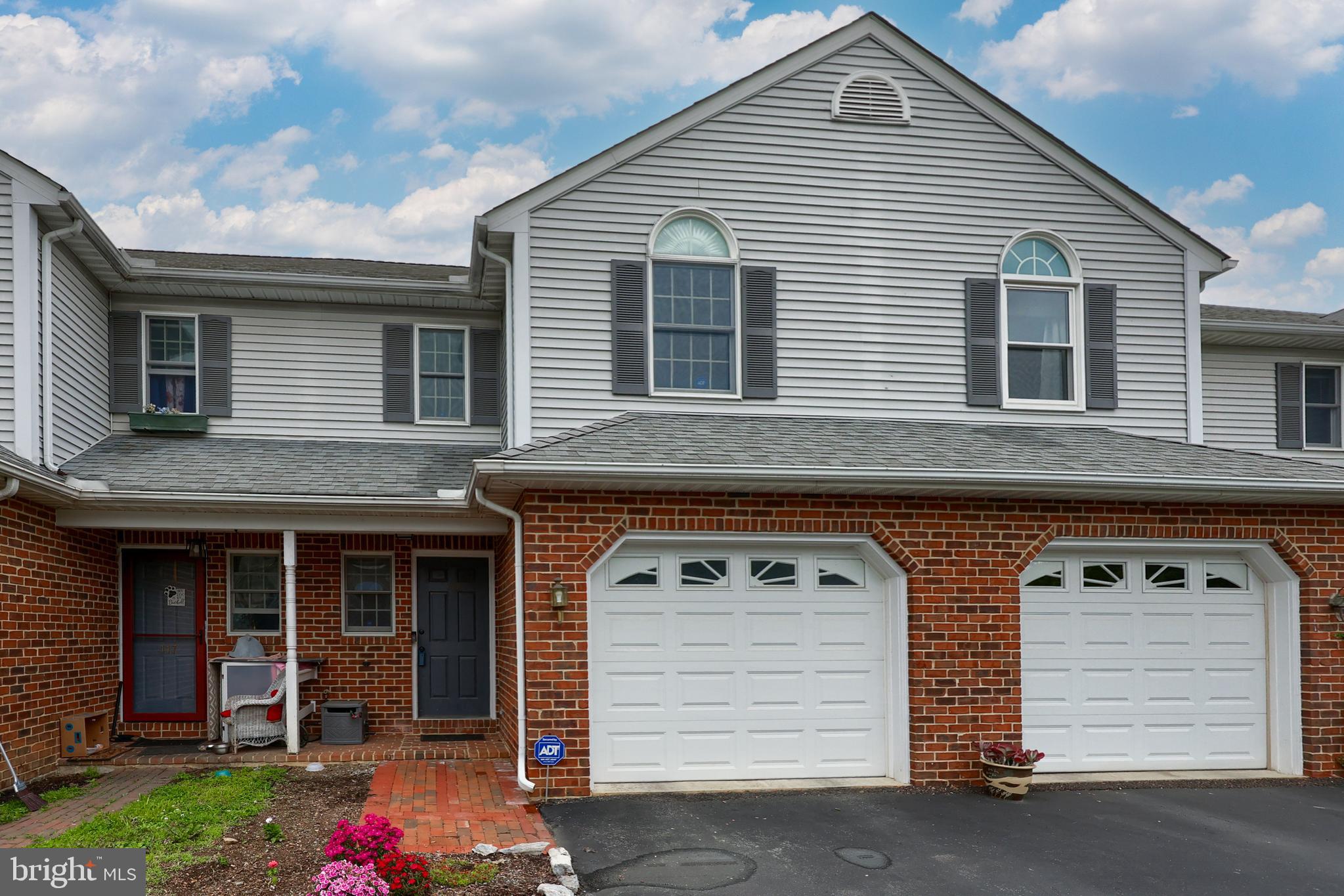 119 Pepperton Court Lititz, PA 17543 - Photo 3 of 28