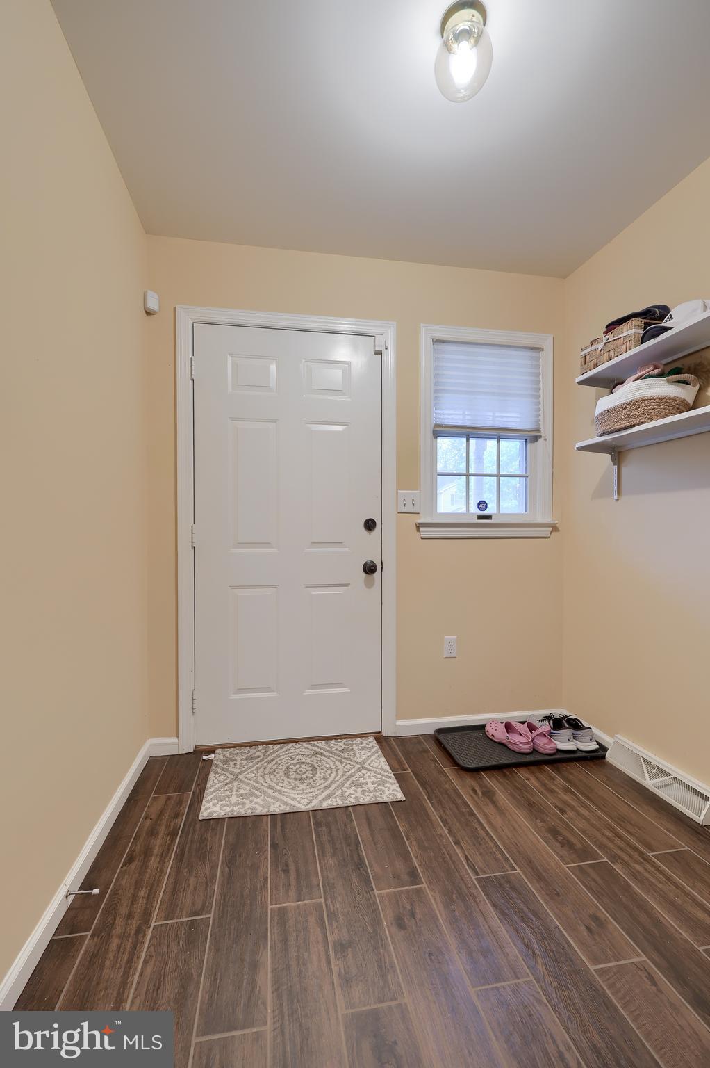 119 Pepperton Court Lititz, PA 17543 - Photo 5 of 28