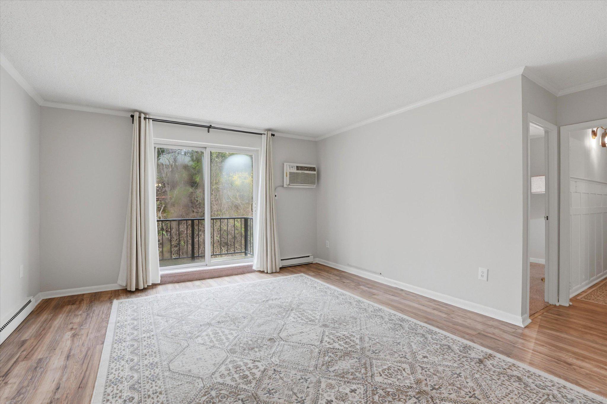 400 Glendale Road, Unit E34 Havertown, PA 19083 - Photo 7 of 30 Bright and airy living room