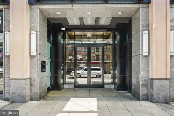 $2,200 | 1133 14th Street Northwest, Unit 1109, Washington, DC 20005