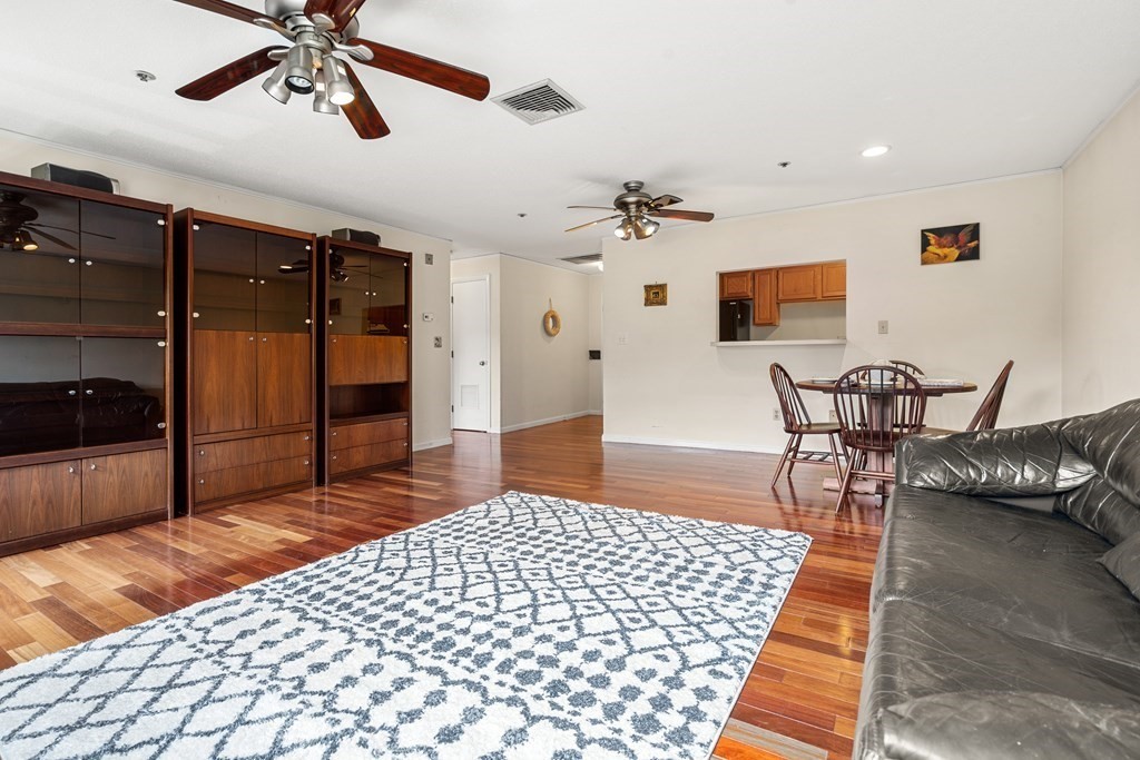 38 Dunham Road, Unit 402 Beverly, MA 01915 - Photo 4 of 16