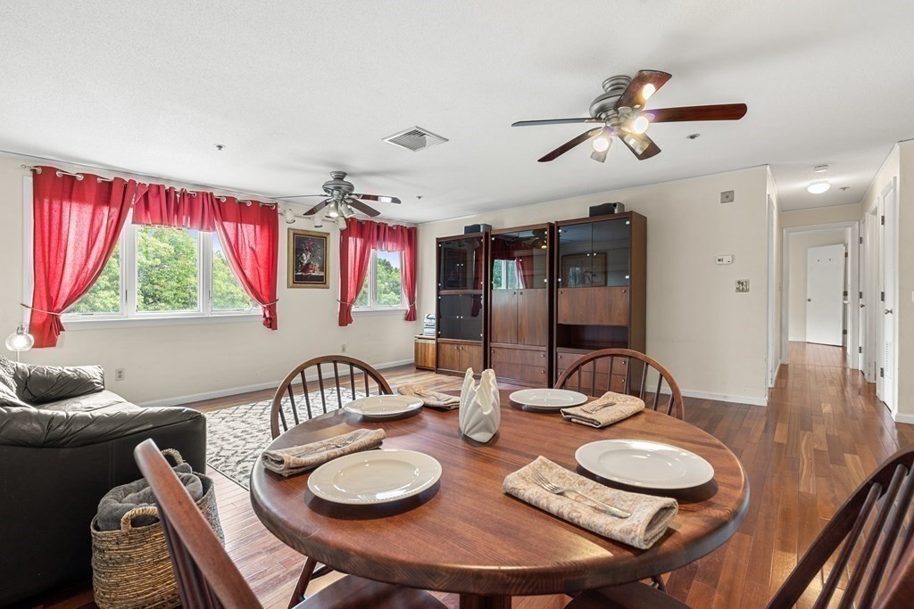 38 Dunham Road, Unit 402 Beverly, MA 01915 - Photo 7 of 16