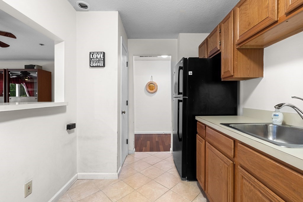 38 Dunham Road, Unit 402 Beverly, MA 01915 - Photo 9 of 16