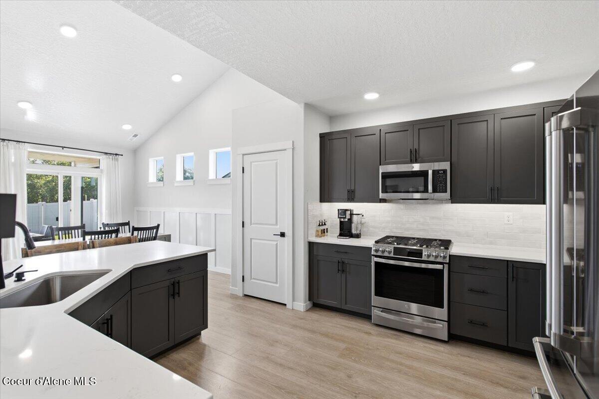 733 East Ripatti Way Hayden, ID 83835 - Photo 17 of 66 24-733 Ripatti Wy_RedHogMedia