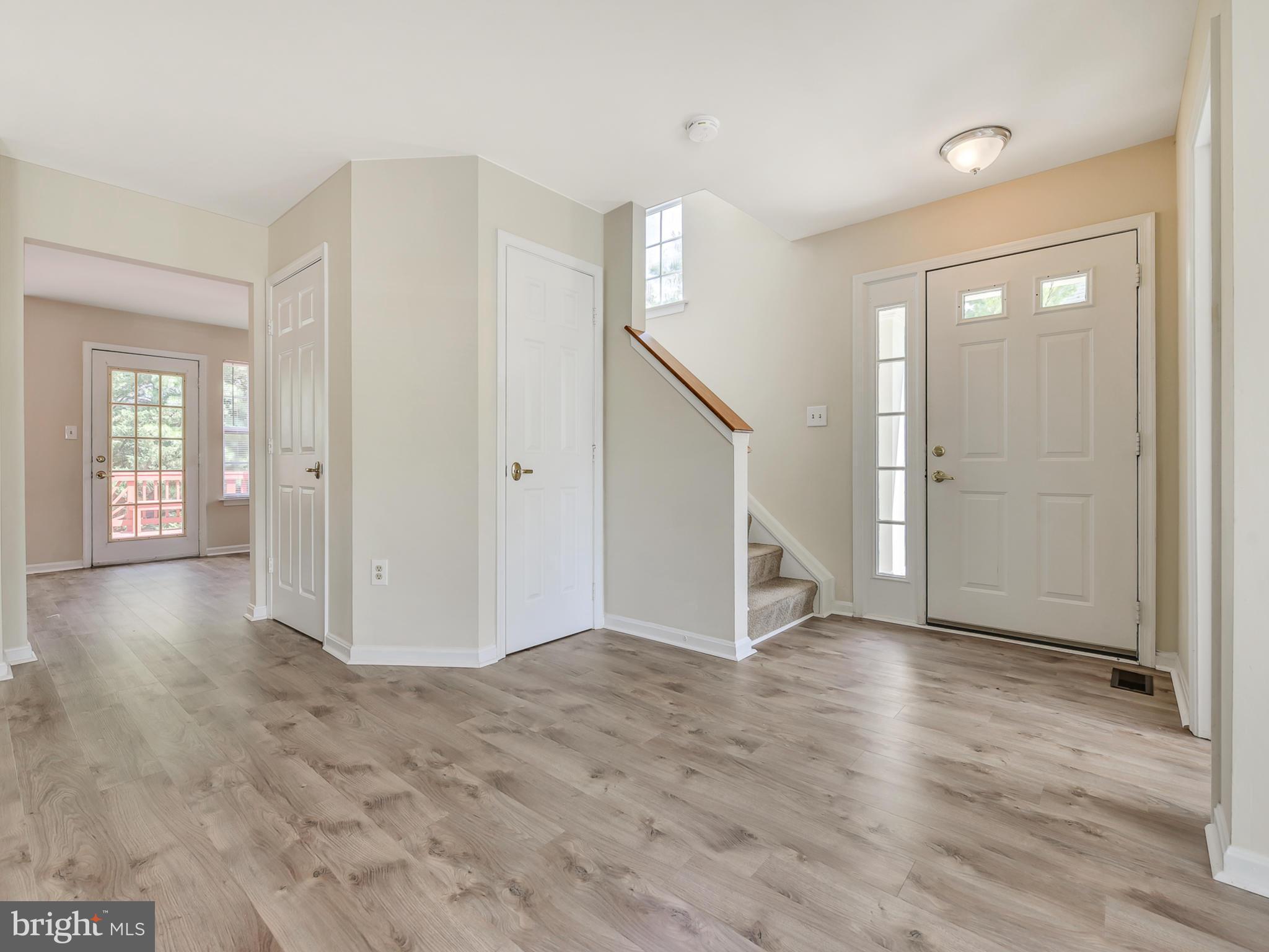 9275 Ridgefield Circle Frederick, MD 21701 - Photo 2 of 30 Entry Way leads to Living Room