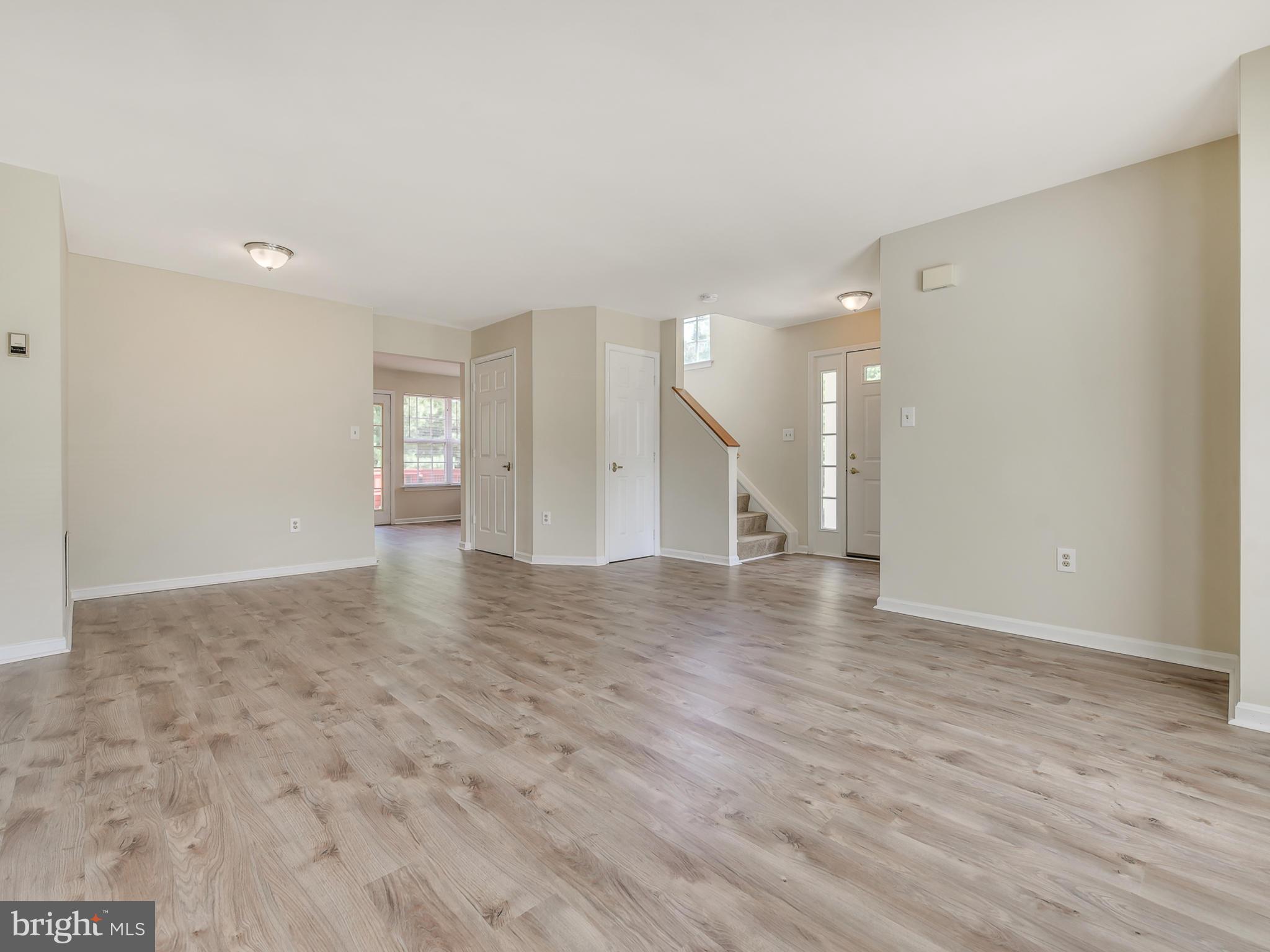 9275 Ridgefield Circle Frederick, MD 21701 - Photo 4 of 30 Living Room