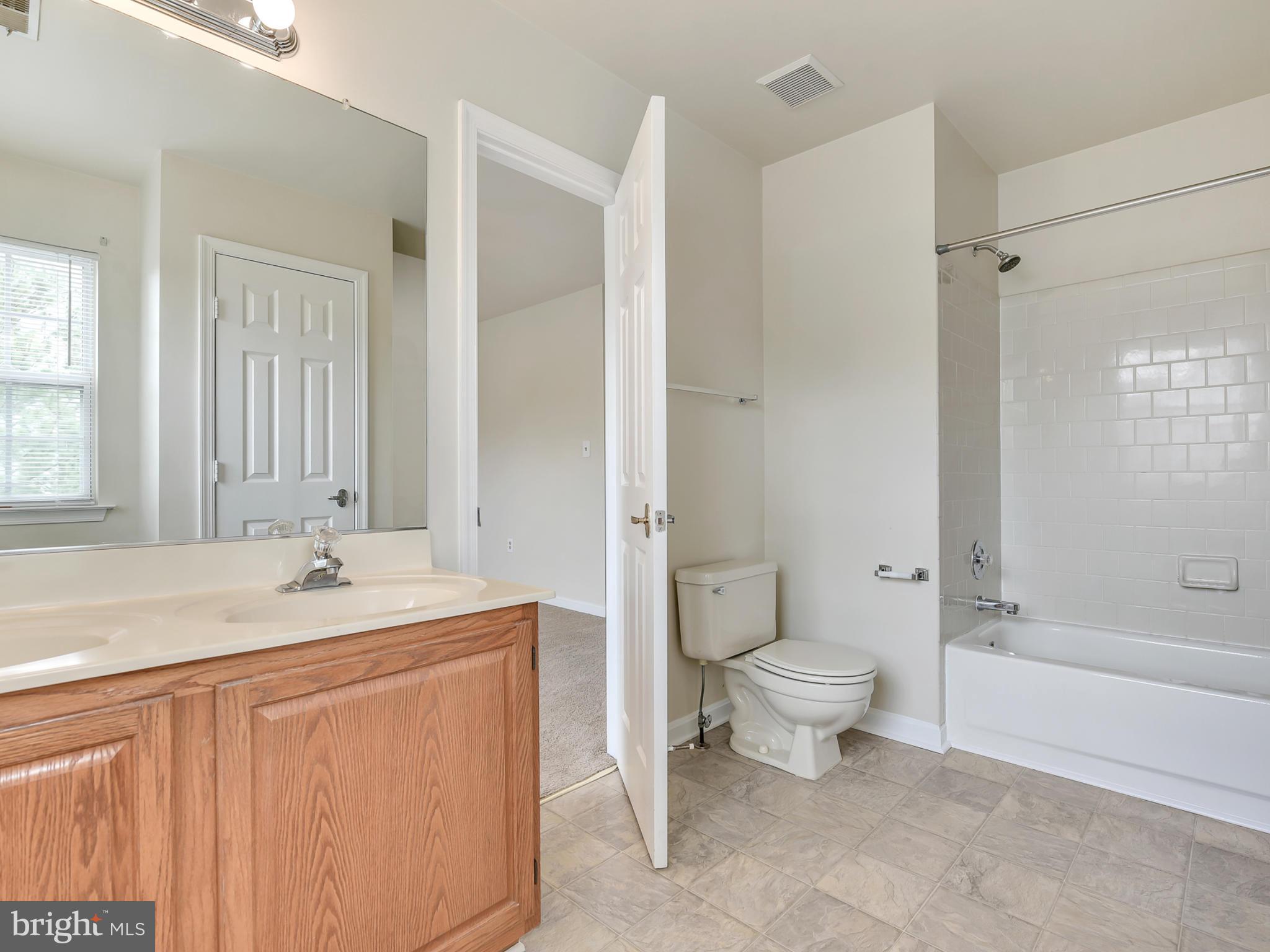 9275 Ridgefield Circle Frederick, MD 21701 - Photo 10 of 30 Master Bathroom