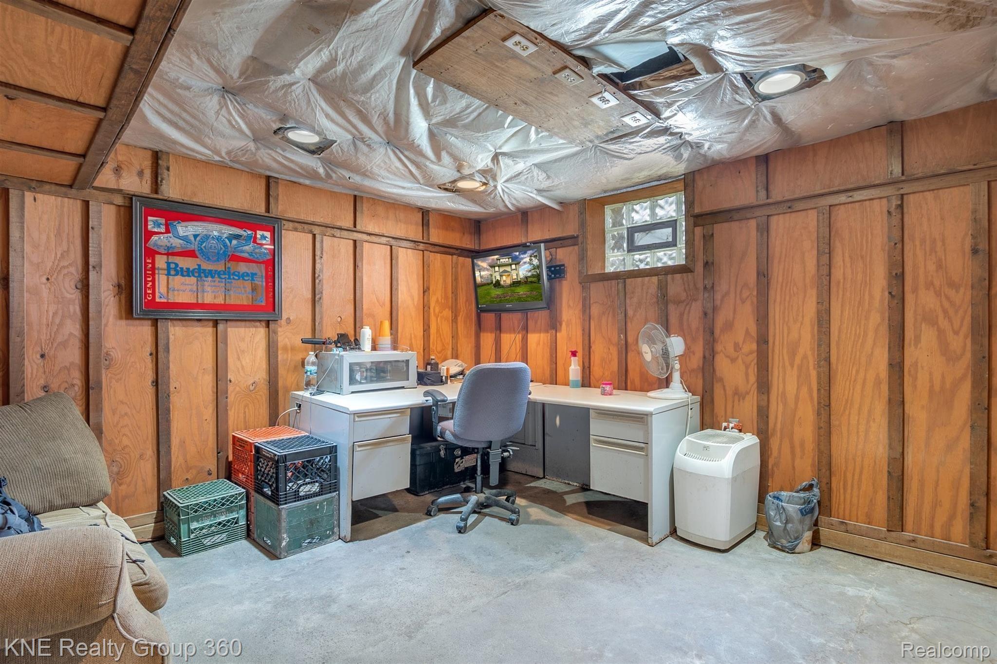 58666 East Eight Mile Road South Lyon, MI 48178 - Photo 30 of 35 34-58666 Eight Mile Rd-Windowstill-Real-Estate-Photography-34.jpg