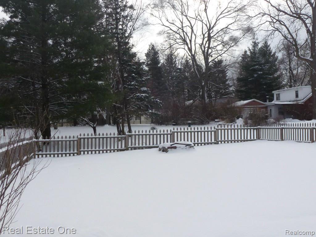 970 Bloomer Road Rochester, MI 48307 - Photo 5 of 30 Amy Birthday 015.jpg