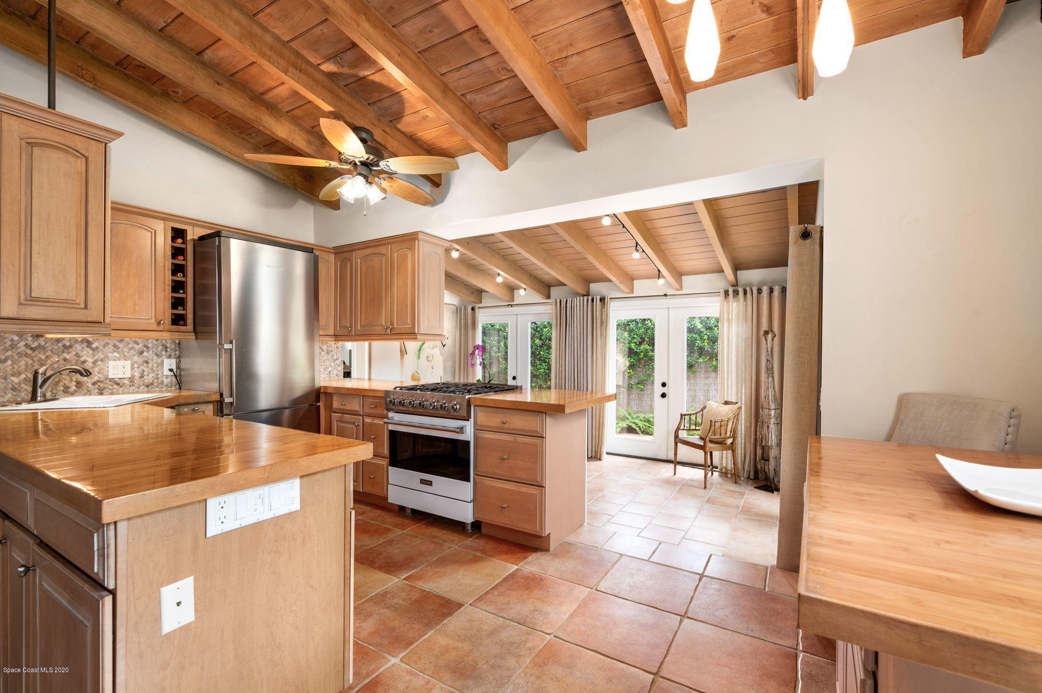 816 Banyan Road Vero Beach, FL 32963 - Photo 5 of 34 6
