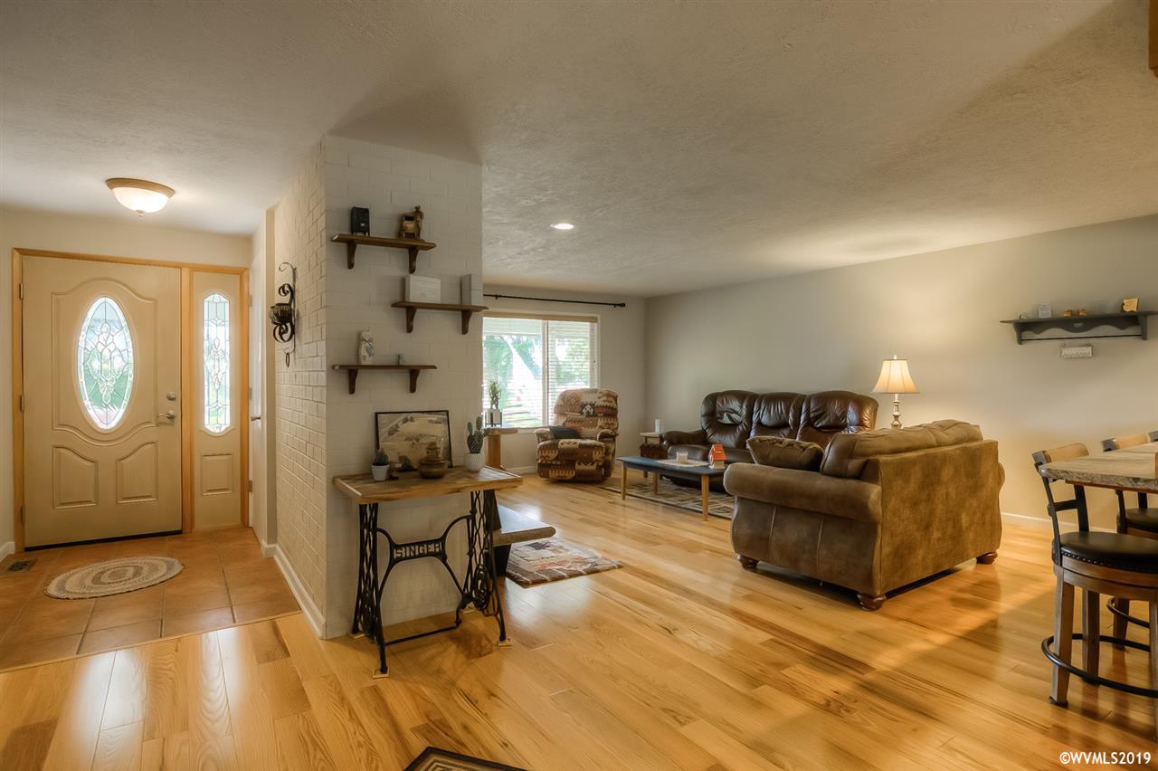 10730 Portland Road Northeast Salem, OR 97305 - Photo 5 of 42