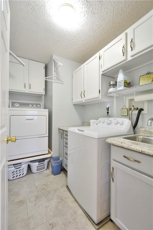 106 Countryview Drive McKees Rocks, PA 15136 - Photo 11 of 25 Laundry