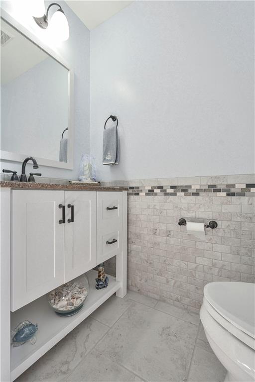 106 Countryview Drive McKees Rocks, PA 15136 - Photo 12 of 25 Powder Room