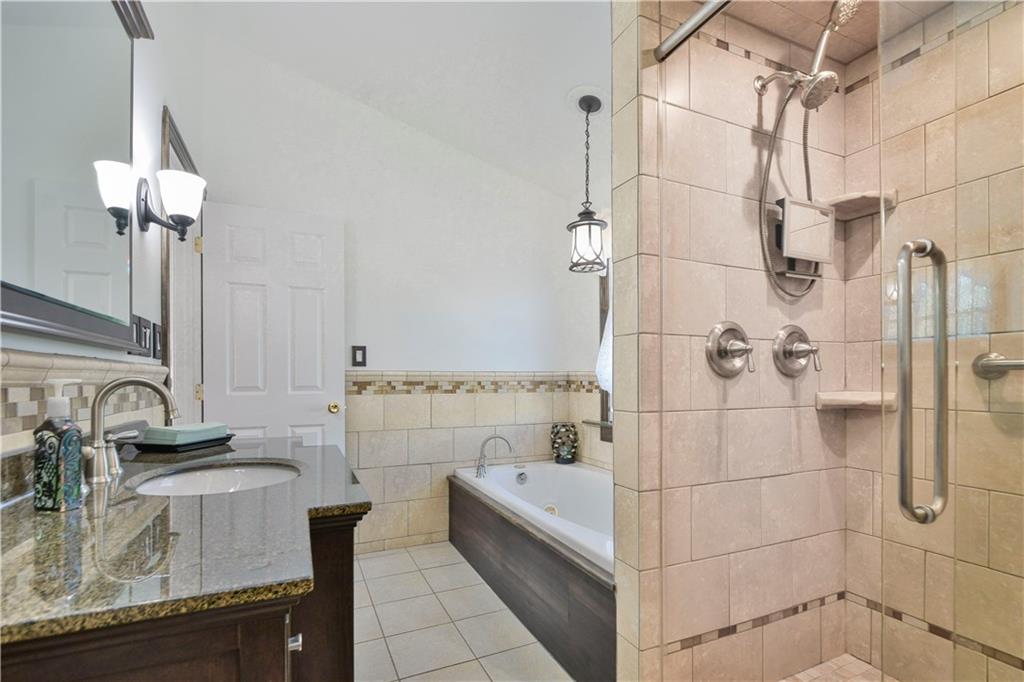 106 Countryview Drive McKees Rocks, PA 15136 - Photo 15 of 25 Master Bathroom