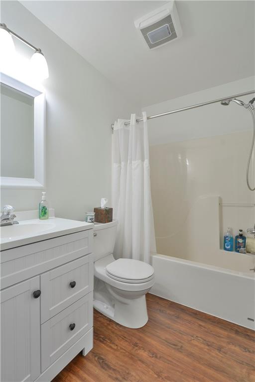 106 Countryview Drive McKees Rocks, PA 15136 - Photo 19 of 25 Full Bathroom